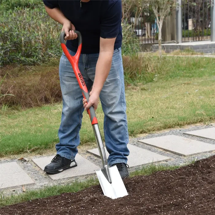 ضد زنگ در مقابل کربن: انتخاب ابزار باغ